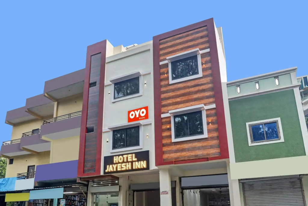 Flagship 92690 Hotel Jayesh Inn