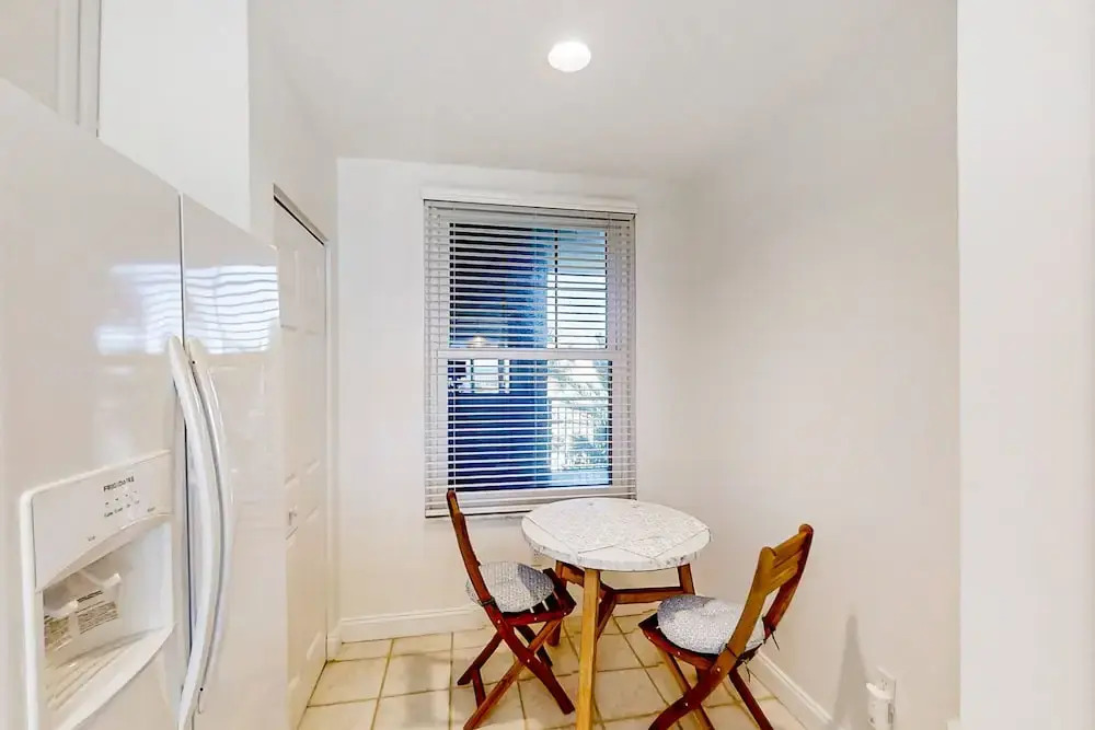Beautiful Oceanfront Getaway W/shared Pool, Central AC, Elevator, & W/D