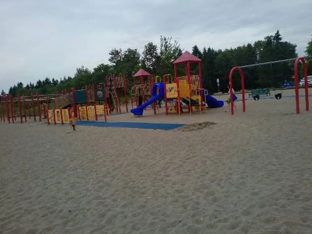4 Bedroom Cottage on Manitoulin Island Next to Sand Beaches