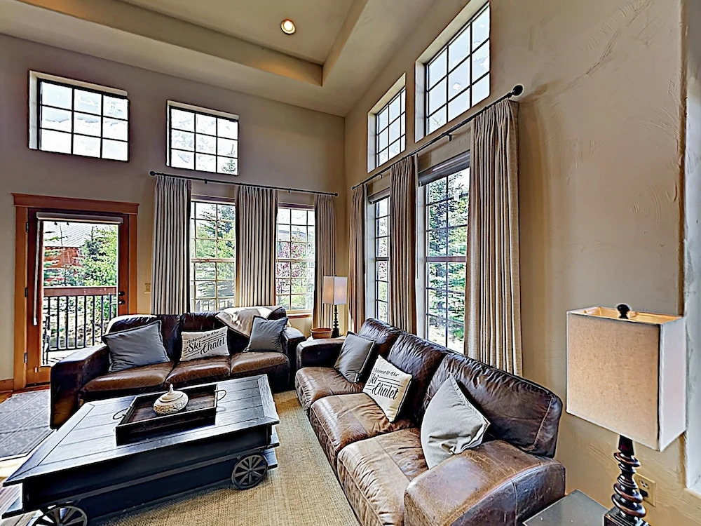 New Listing! Alpine Oasis W/ Hot Tub, Near Slopes 4 Bedroom Townhouse
