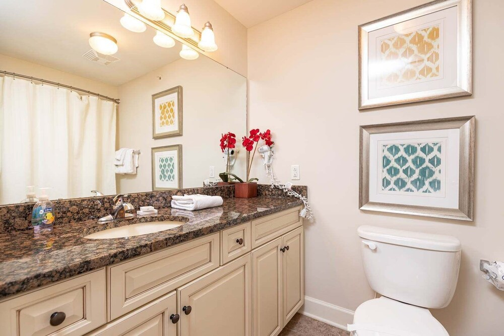 The Oasis 1607 Formerly Phoenix West Ii 1607 3 Bedroom Condo
