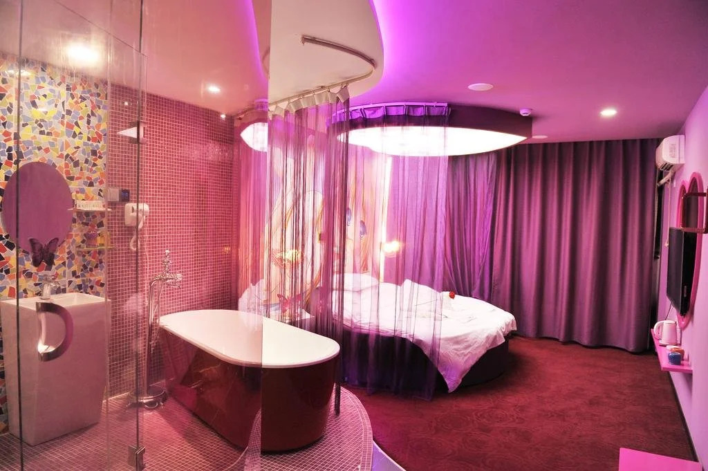 Eaka Hotel