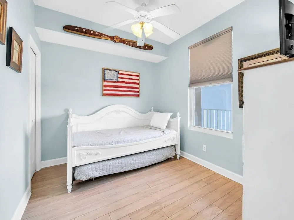 Grandview East 1004