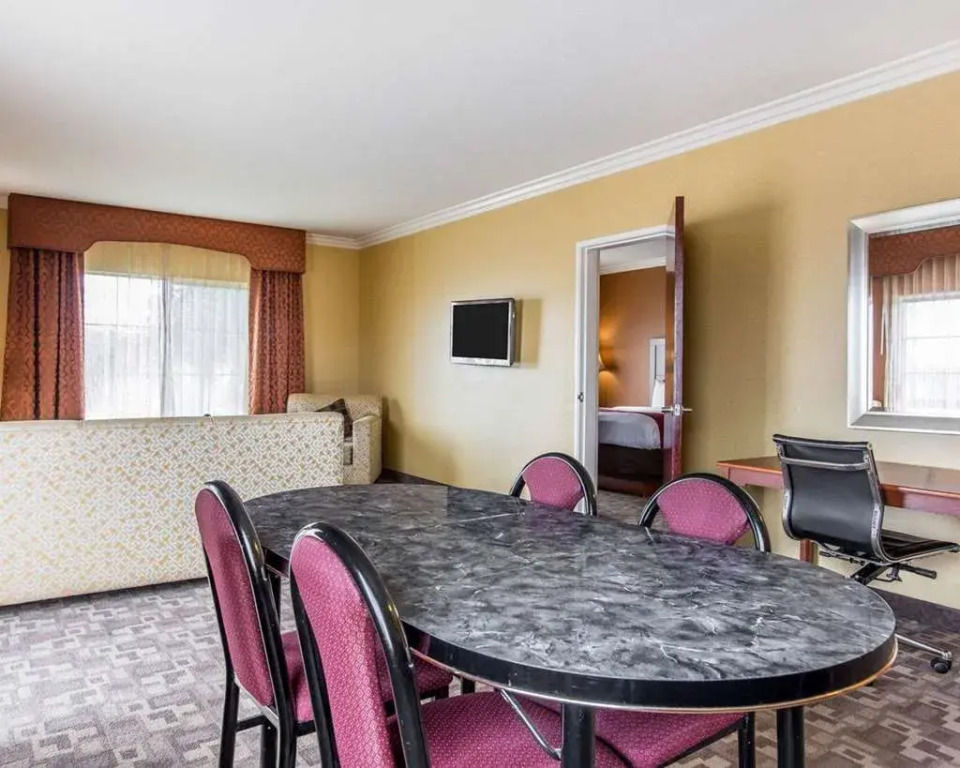 Comfort Suites Oceanside Camp Pendleton Area