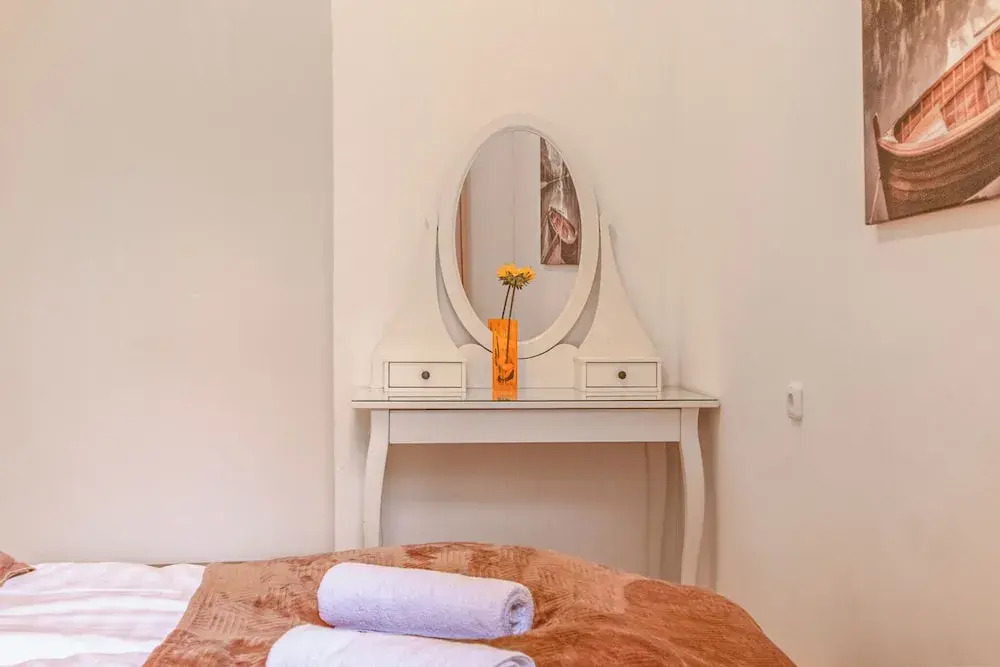 Urban Haven 1BR With 1LR Downtown