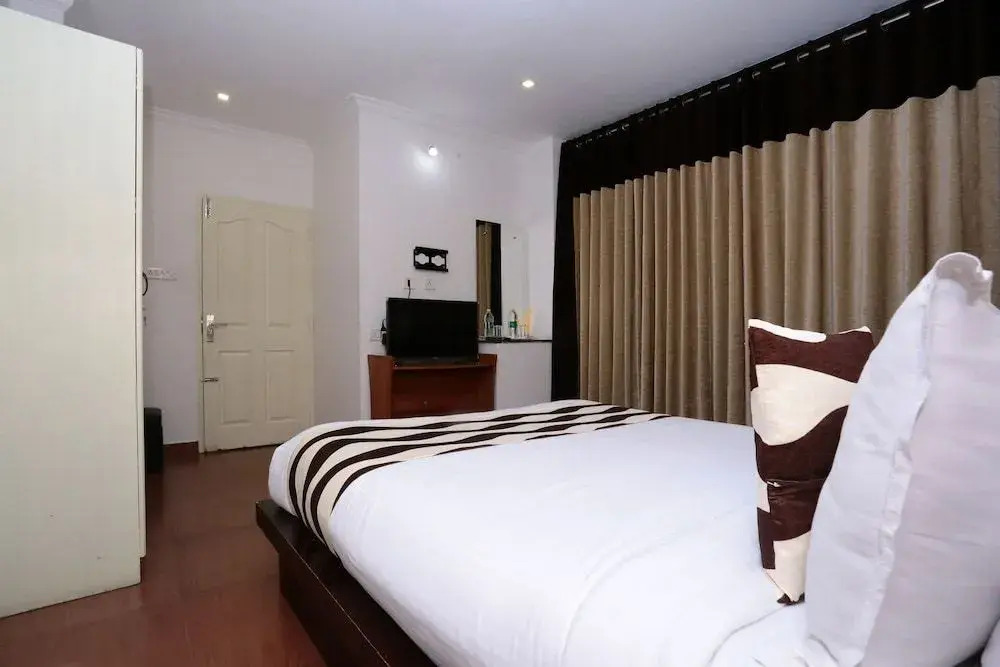 OYO 28424 Coastal Residency