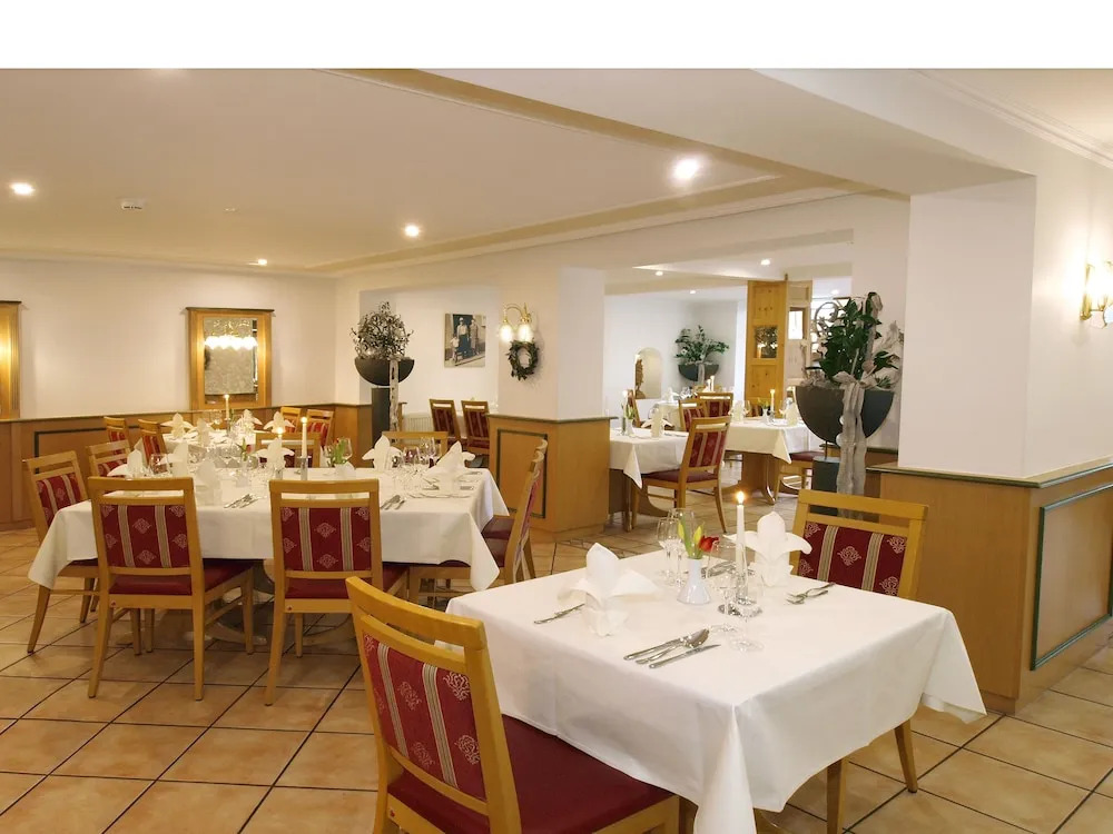 Hotel Restaurant Zum Goldenen Anker mit Hallenbad & Wellnessbereich