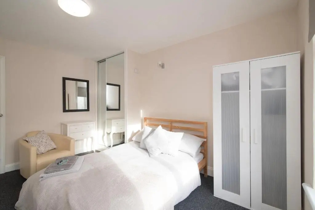 Aston Henry James Courtlands Cosy apartment close to Maidenhead train station