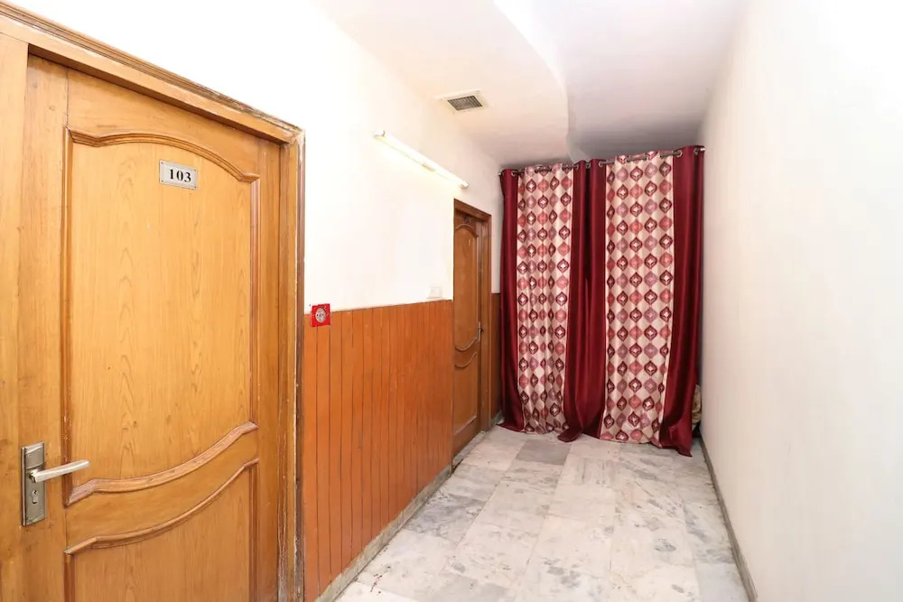 Hotel Regal 2 By OYO Rooms