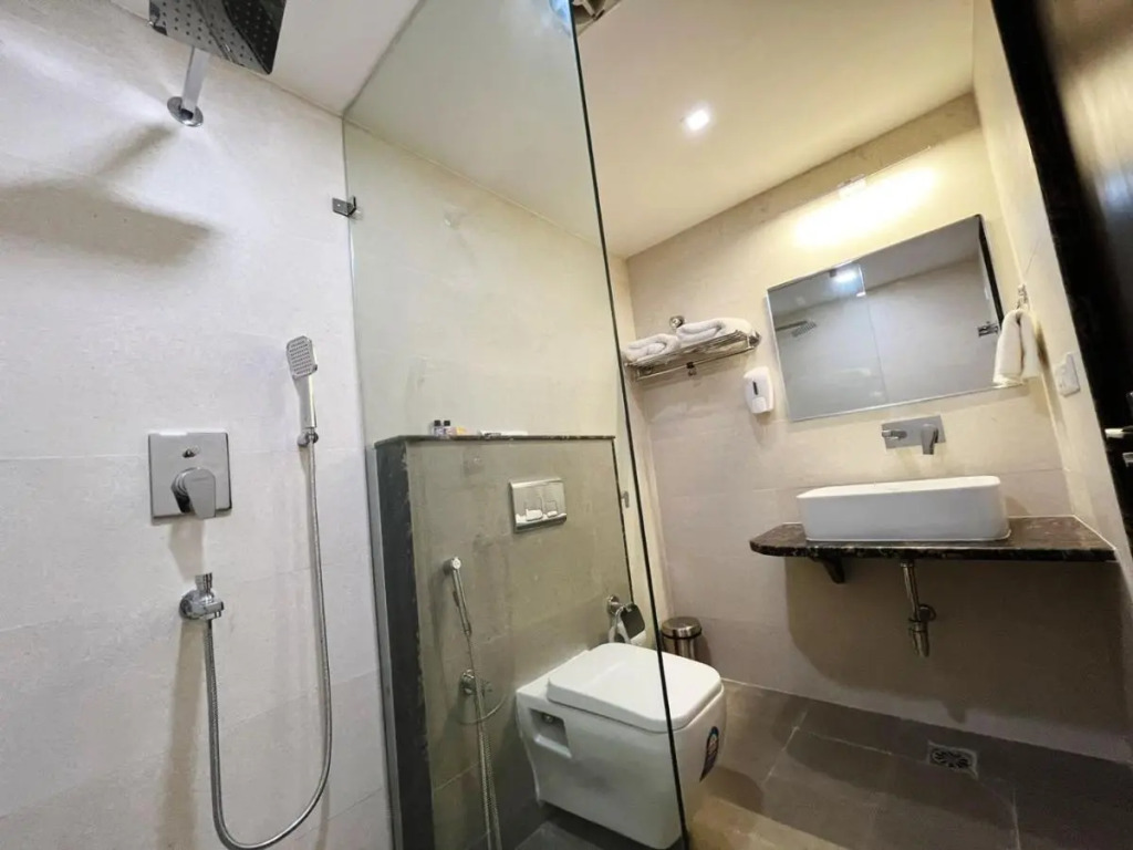Hotel JMK I Luxury Stay I Near Kashi Vishwanath