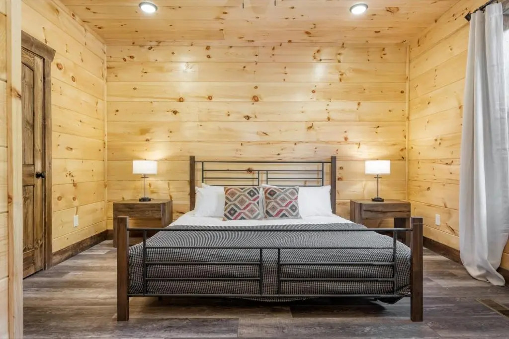 Duval by Avantstay 10min to DT Pigeon Forge w/ Indoor Pool, Hot Tub & Amazing Views!