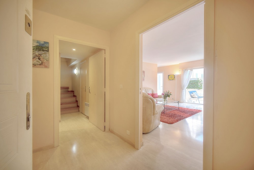 Ref 349416 in Cannes