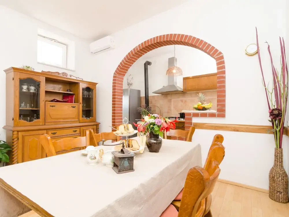 Authentic Villa With Private Pool,hot Tub,covered Terraces,panoramic View, Wi-fi
