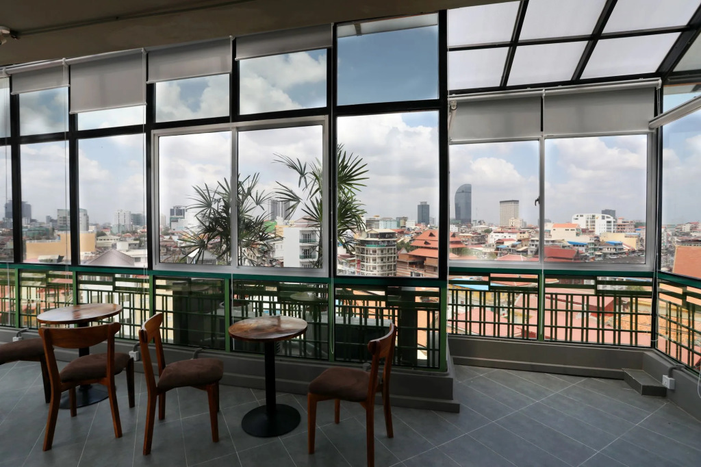 Sky hotel