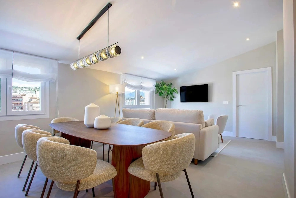 Exclusive Penthouse With Private Terrace in Granada San Anton 402