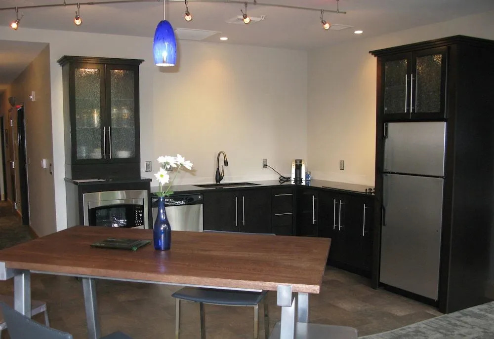 Suites at 118 - Bloomington