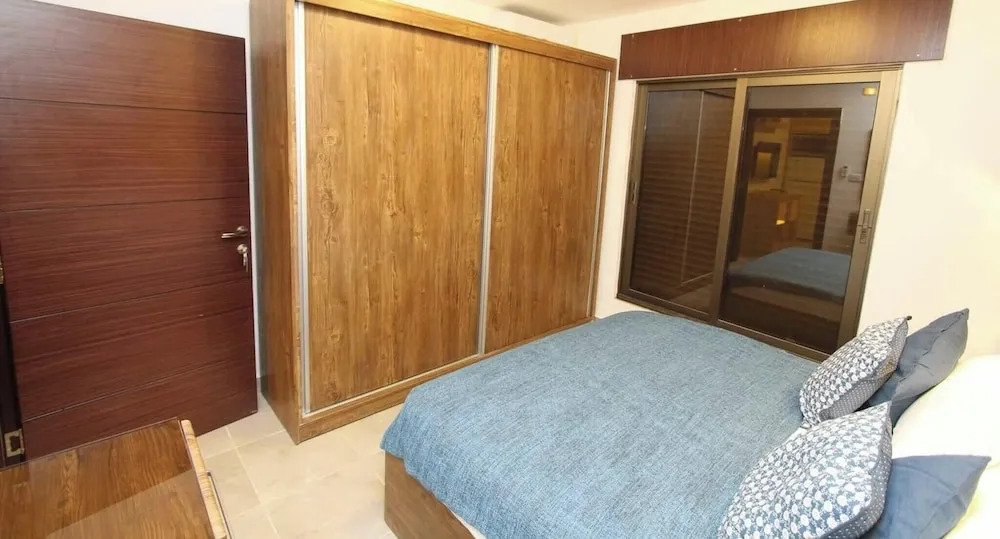 Royal Luxury Apartments & Studios