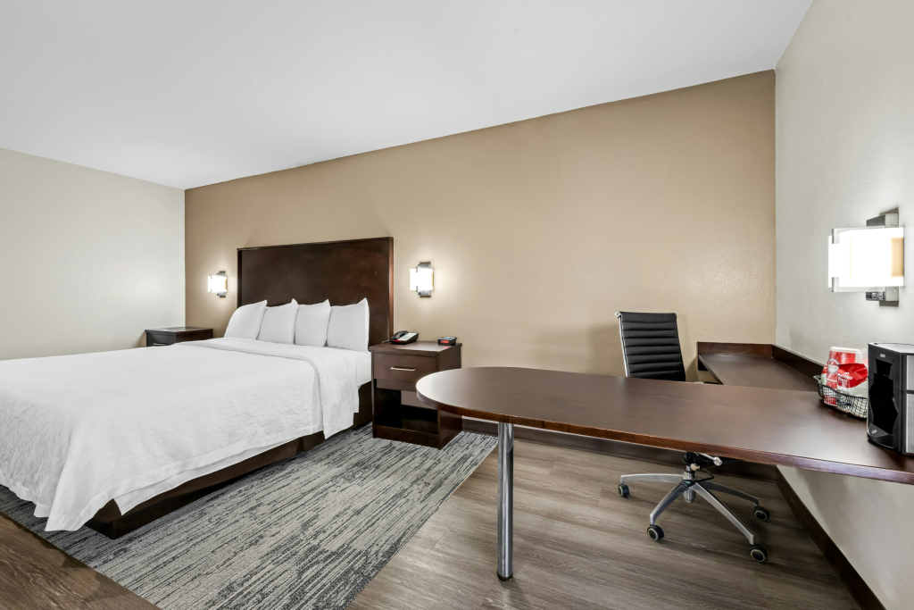 Red Roof Inn PLUS Henderson