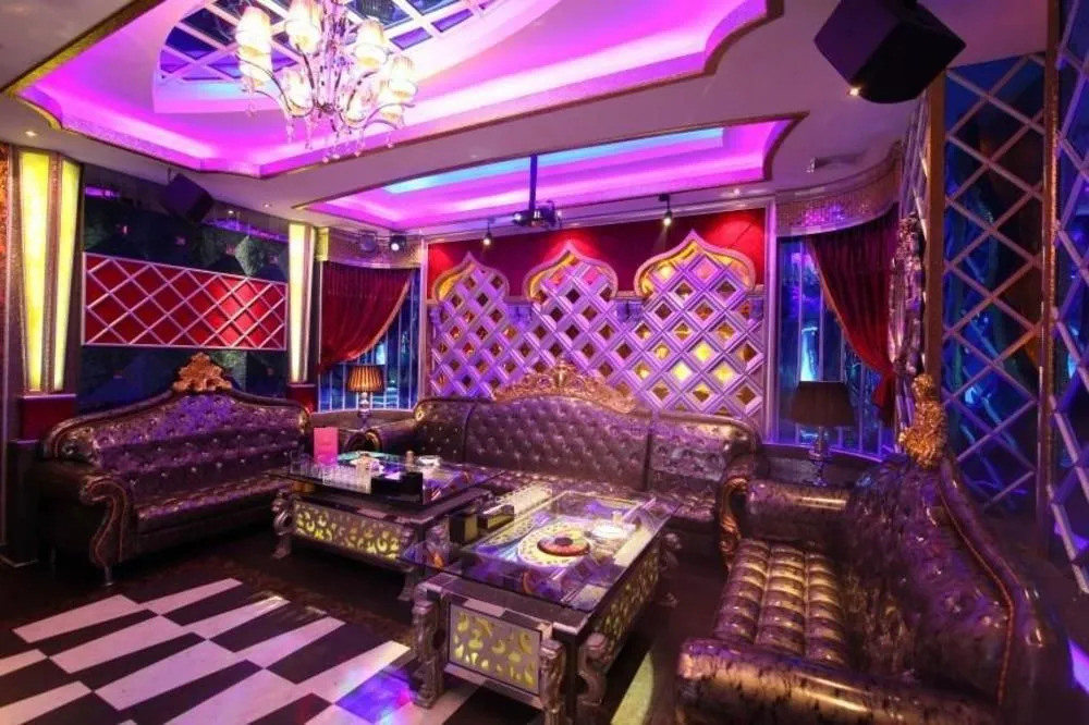 Hechi Shuntai Hotel