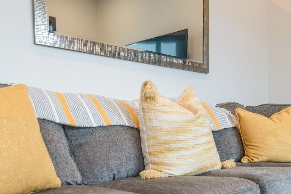 Lllume Chic Gulch View Community Gym & Pool 1 Bedroom Condo