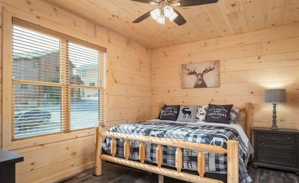 Majestic Vista 3 Bedroom Cabin
