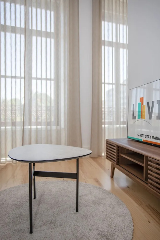 Liiiving in Porto-City View Apartment 2F