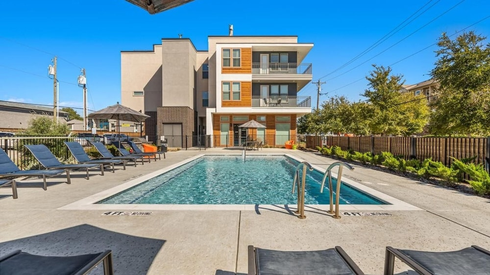 Landing Apartments near Dallas Medical District