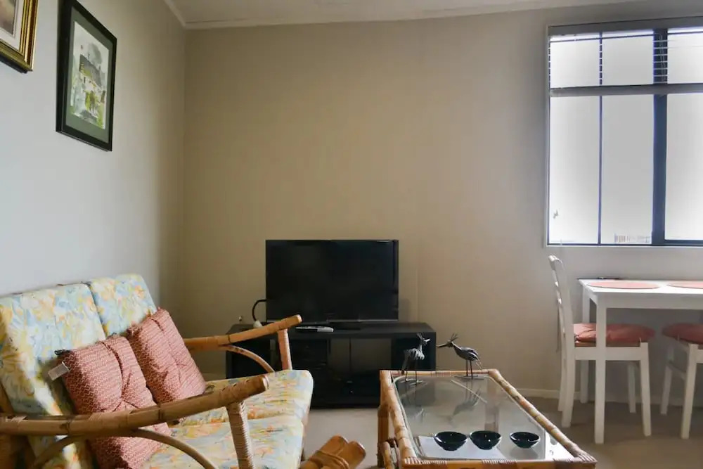 Uptown Top Floor Studio Apartment