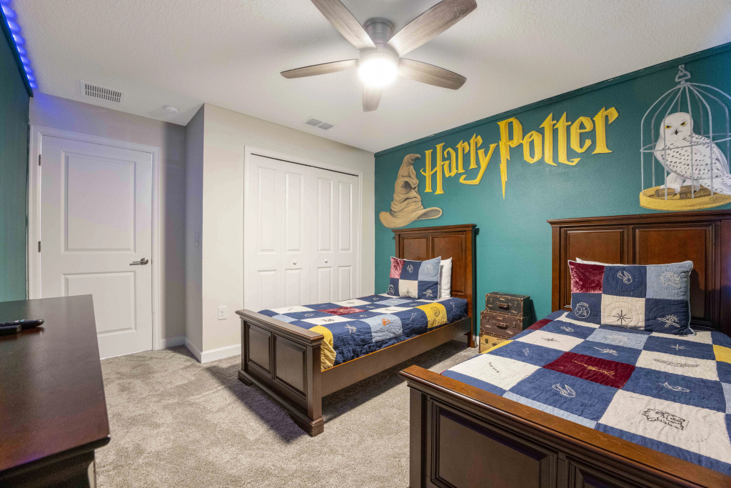 Stunning 4 Bd Close to Disney w/ Pool @ Storey Lake Resort 4369