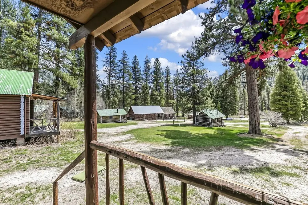 Sawtooth Lodge