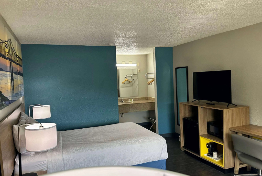 Days Inn by Wyndham Columbia NE Fort Jackson
