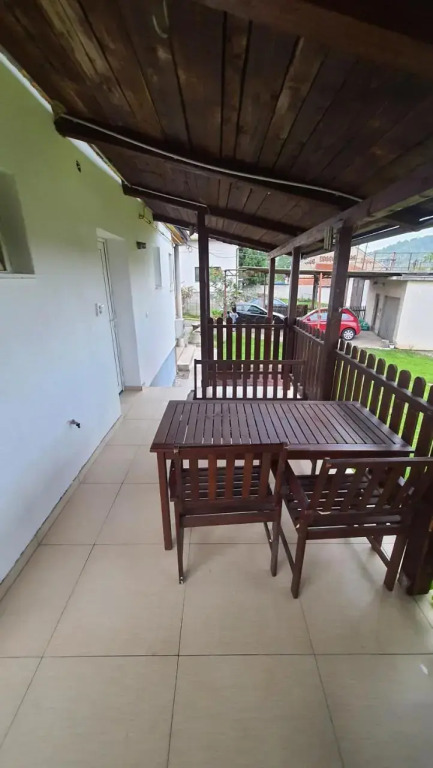 Apartma4us