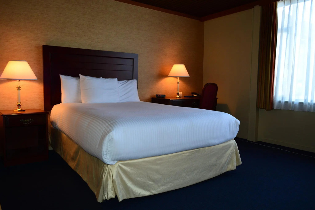 Coast Discovery Inn
