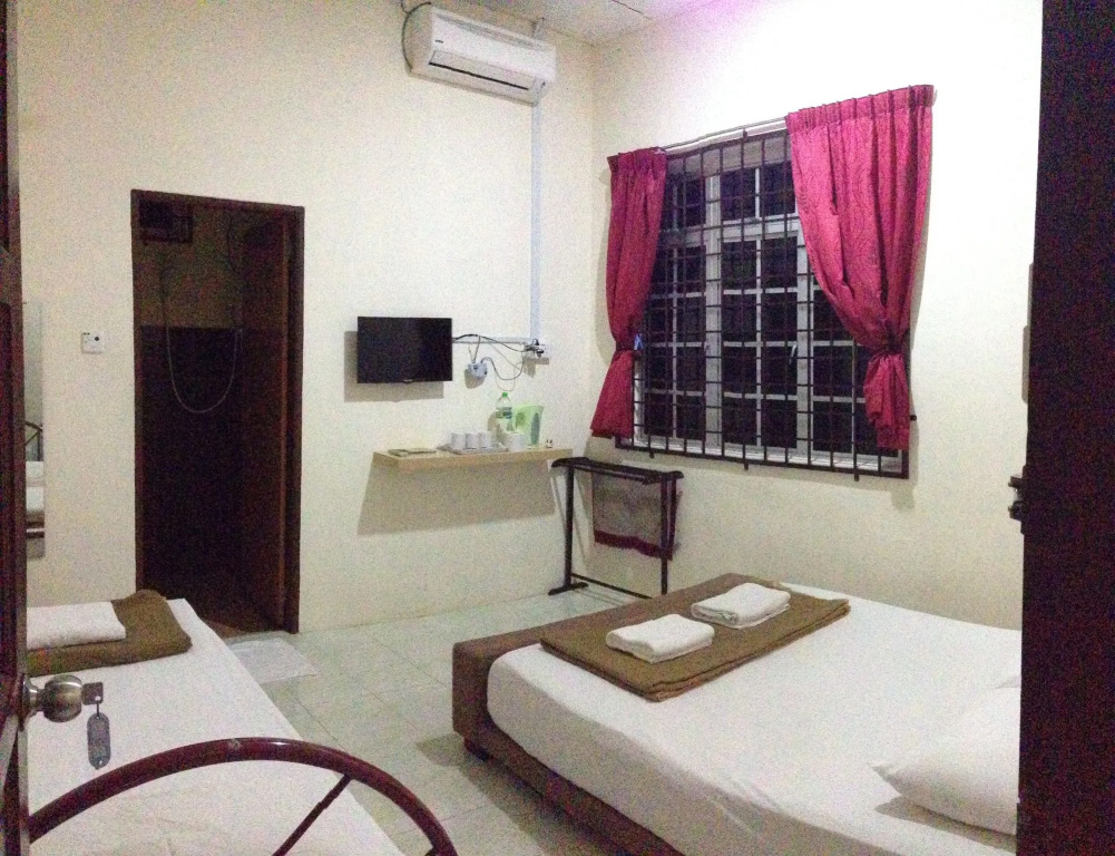 Semarak Beach Inn