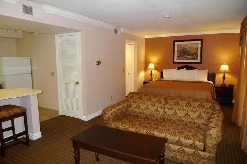 Quality Suites Anaheim Stadium