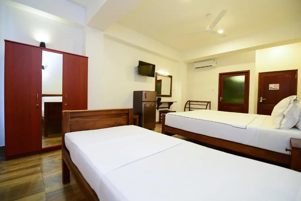 Chaaya inn Hotel
