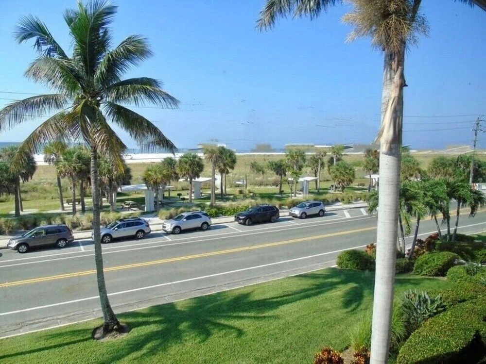 Sunset Royale - 300 2 Bedrooms 2 Bathrooms Condo