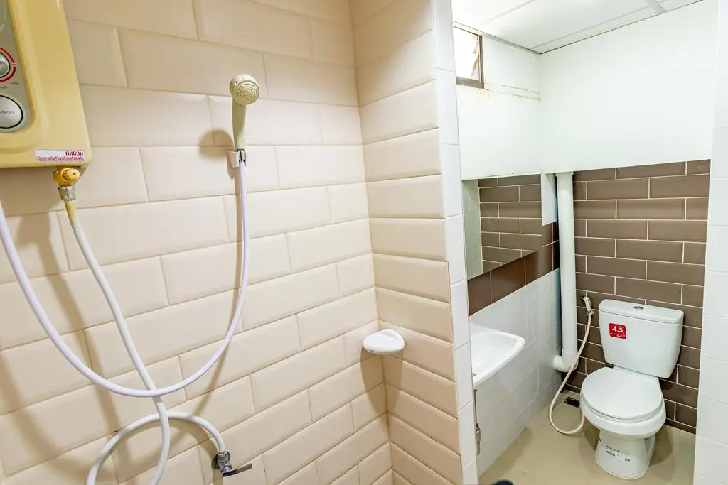 Alanda Hotel & Apartment Pinklao Bangkok