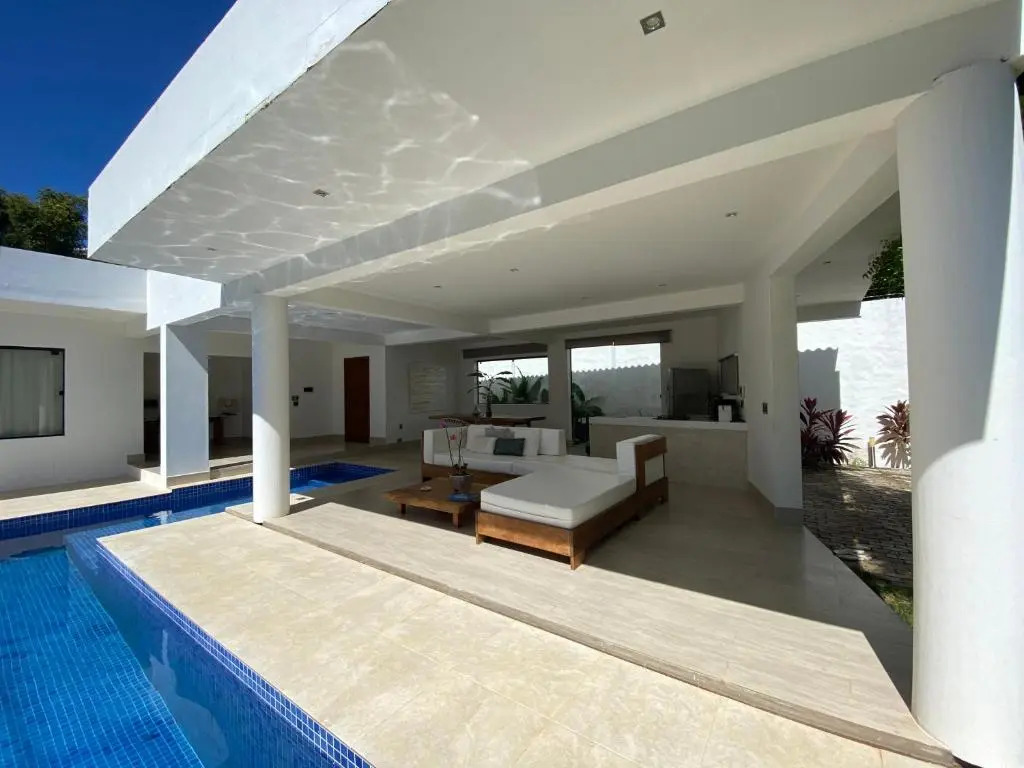Blanc Residence