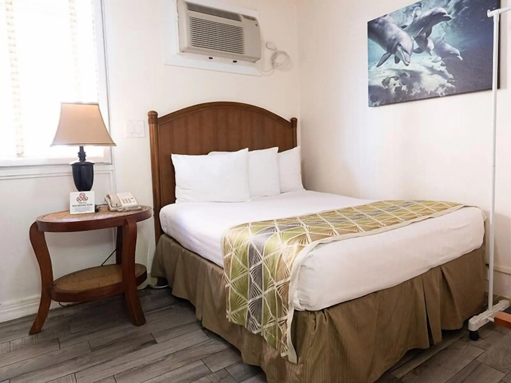 Pacific Marina Inn Airport