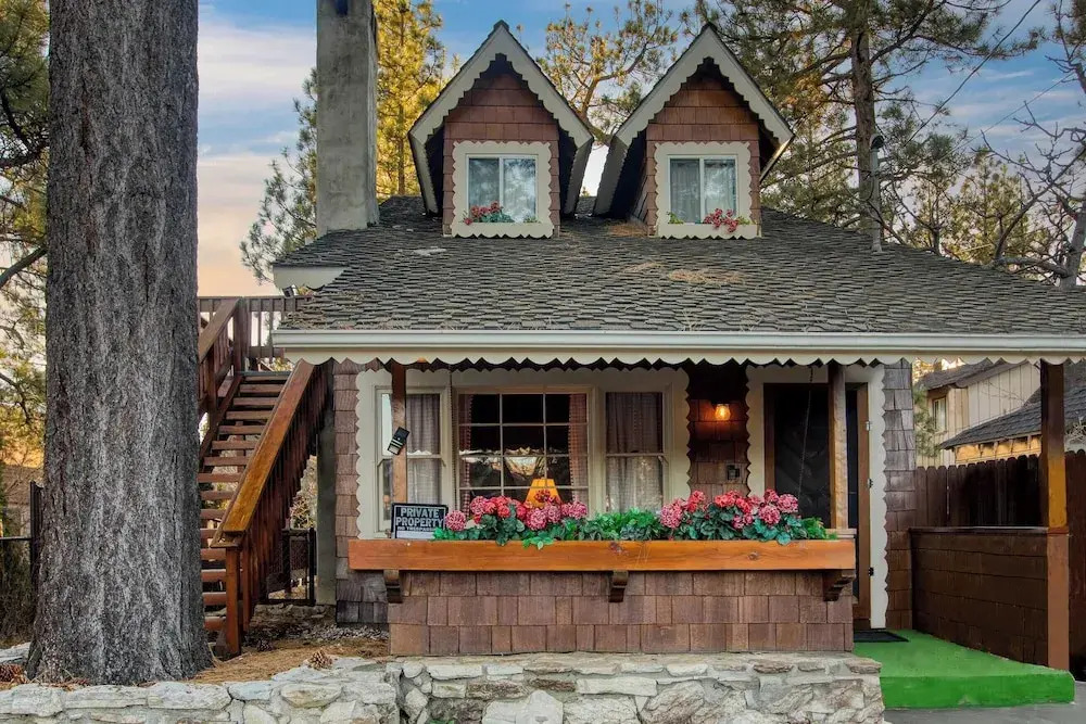 Lakefront w/ Private Dock, Hot Tub, Large Deck, Views Lakeside on Lagunita