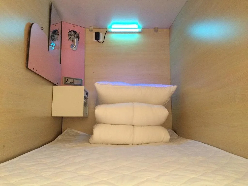 GreenIsland Space Capsule Youth Hostel
