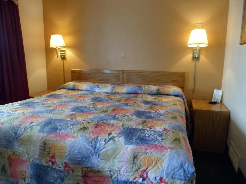 Desert Hills Motel