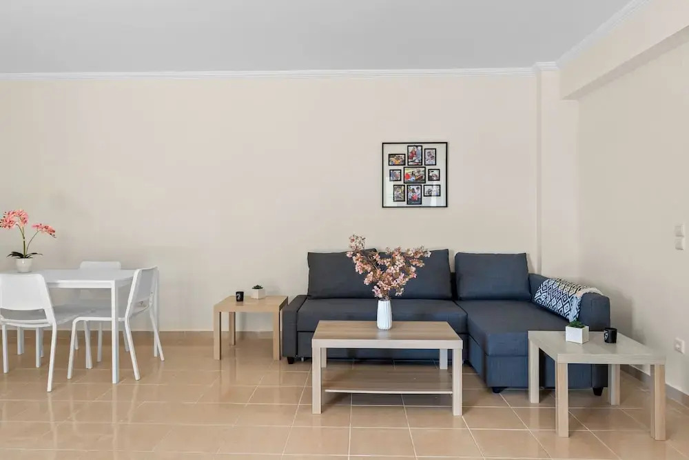 Nikiana Beach Modern Apartment