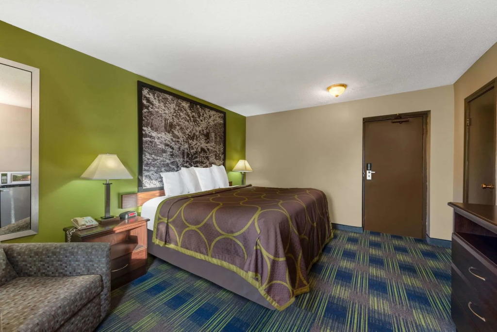 South Ridge Inn