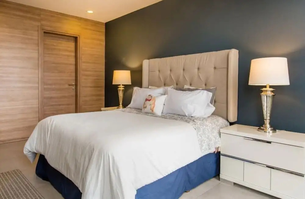 The Plaza - Stylish 1 BDR in Carso