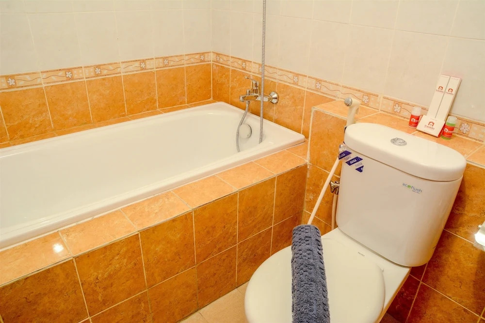 3 Bedrooms Plus Apartment Grand Palace by Travelio