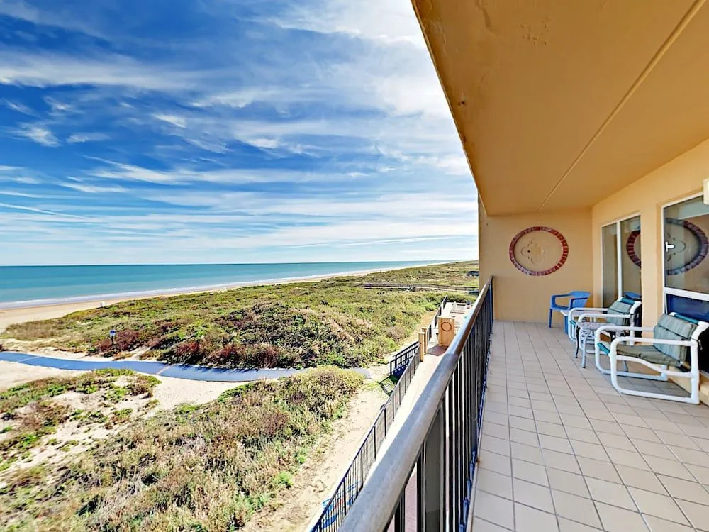 4400 Gulf Blvd Condo Unit 305 2 Bedrooms 2 Bathrooms Condo
