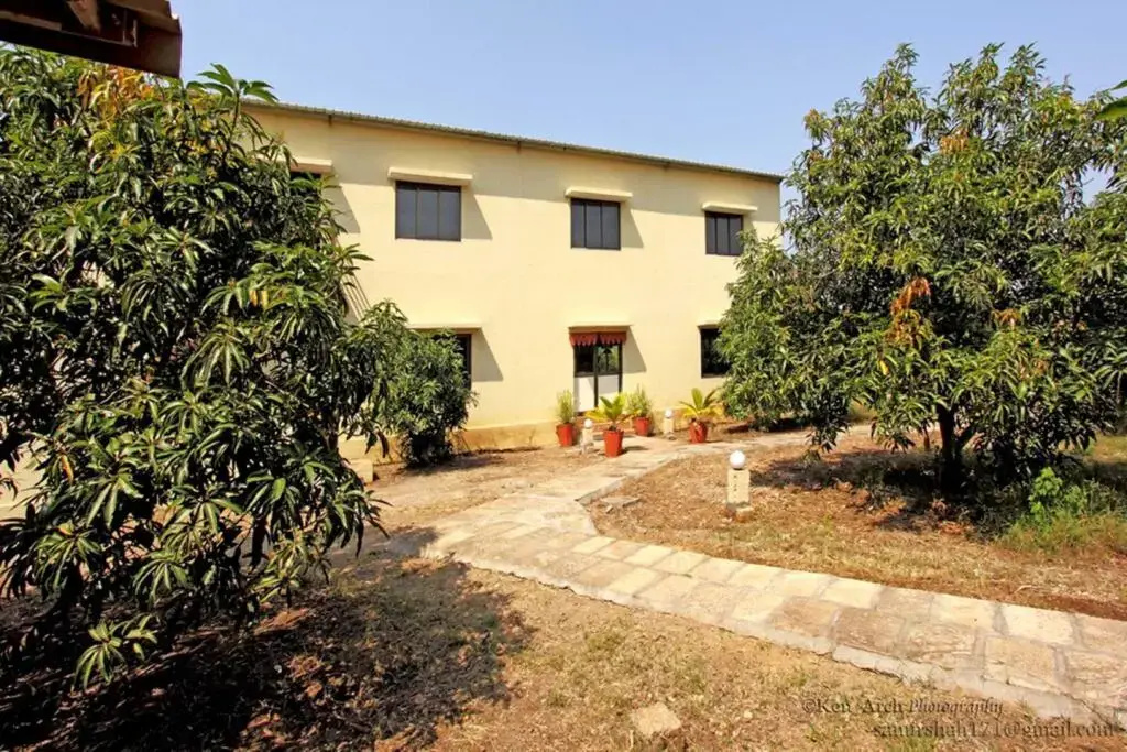 The Lodge Gir