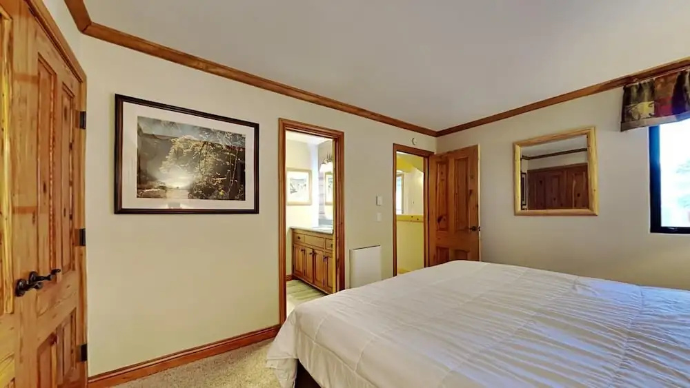 Beautiful 2 BR with 2 Full Lofts SLOPESIDE In Quiet Canyon Neighborhood! by RedAwning